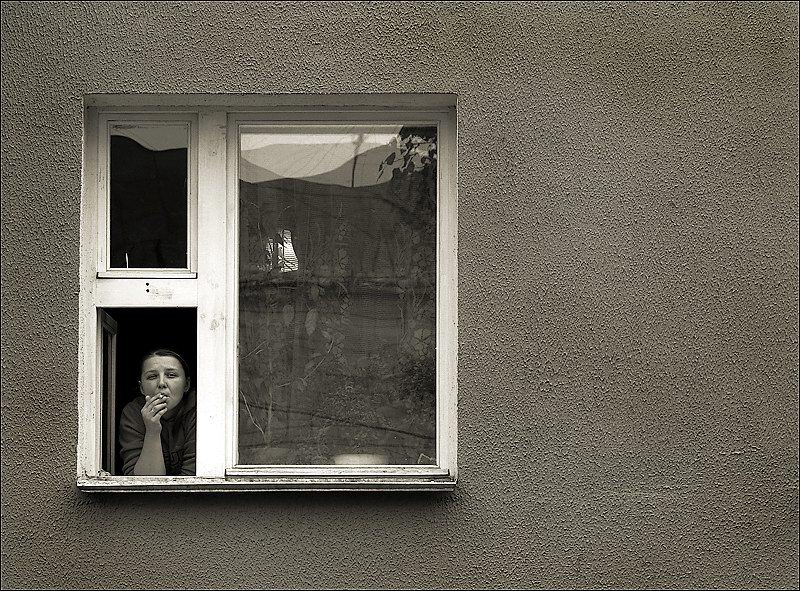 А из нашего окошка выпала недавно кошка...