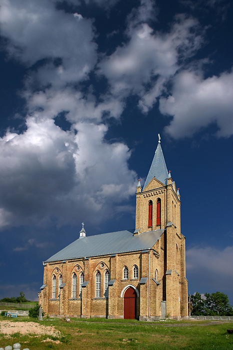 Краснае: касцёл Ушэсця найсвяцейшай дзевы Марыi