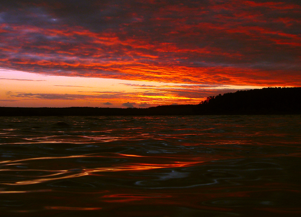 Багрянцем по воде
