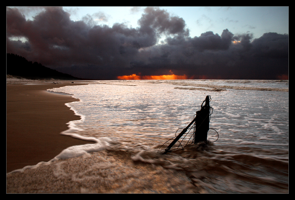 Море наступает