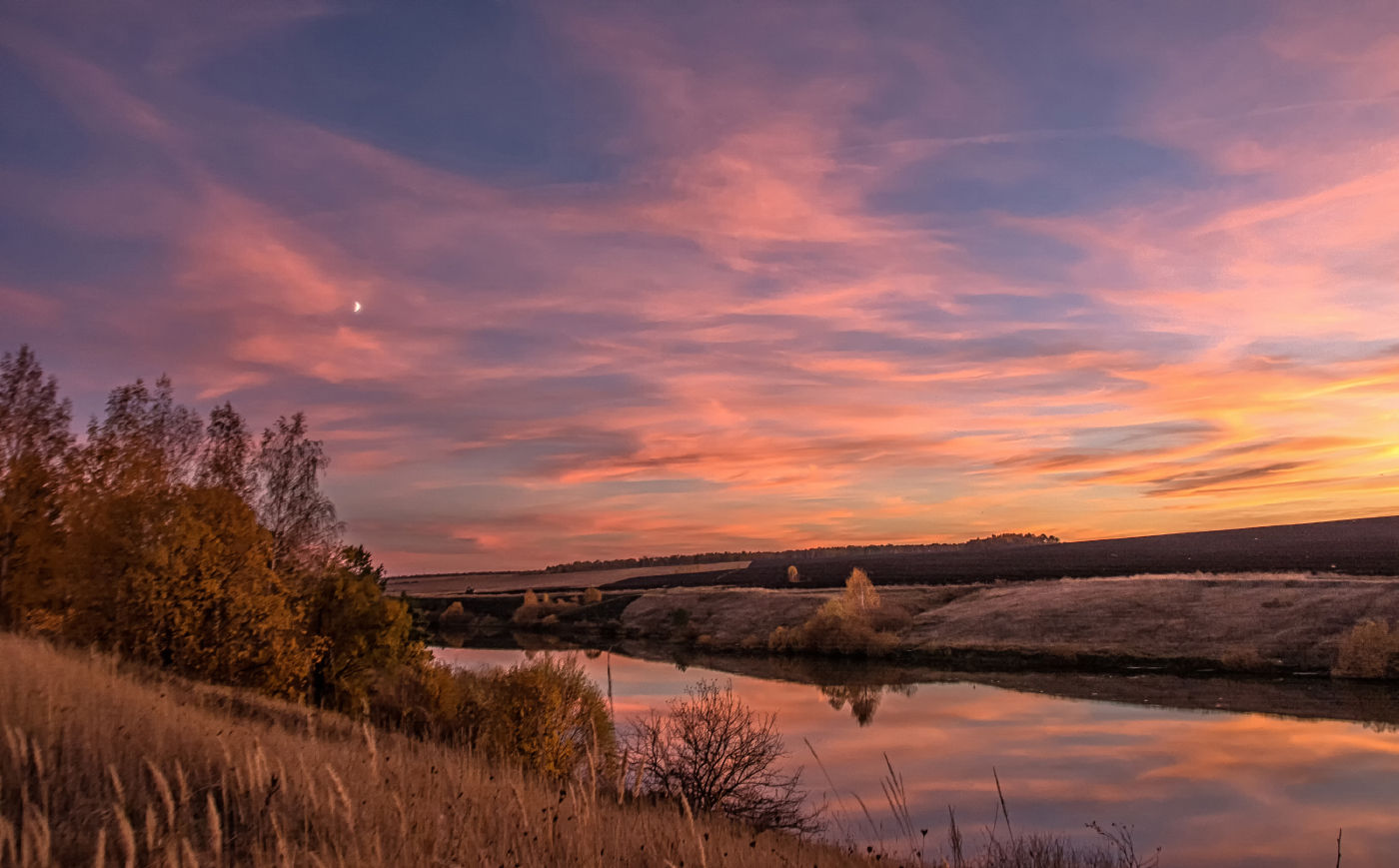 Разыгралась заря вечерняя...