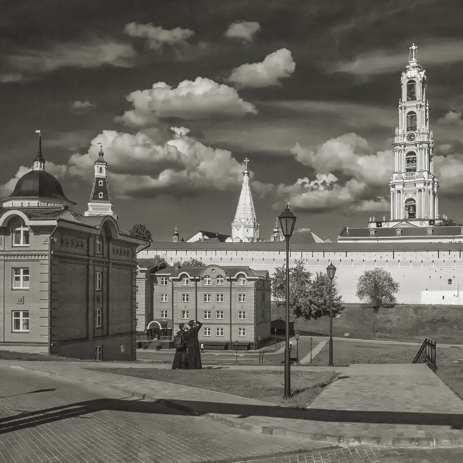 ... уж если придут чудеса, то оттуда...