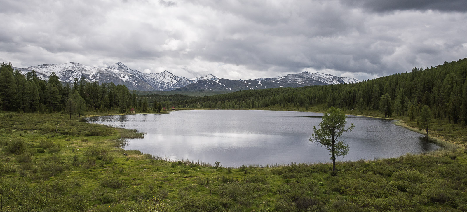 Горное озеро