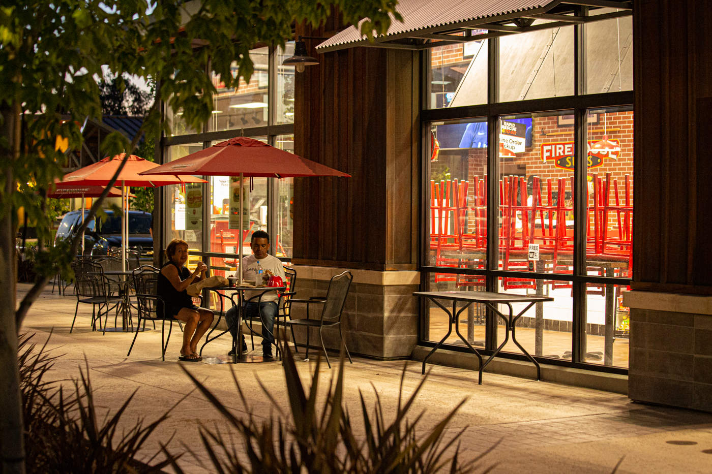 Кафе закрывается