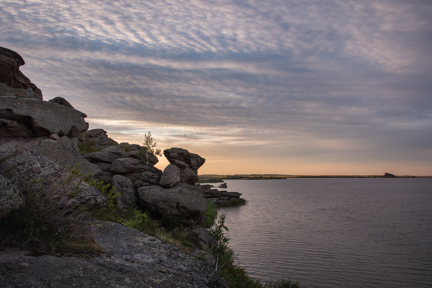 Вечер у озера