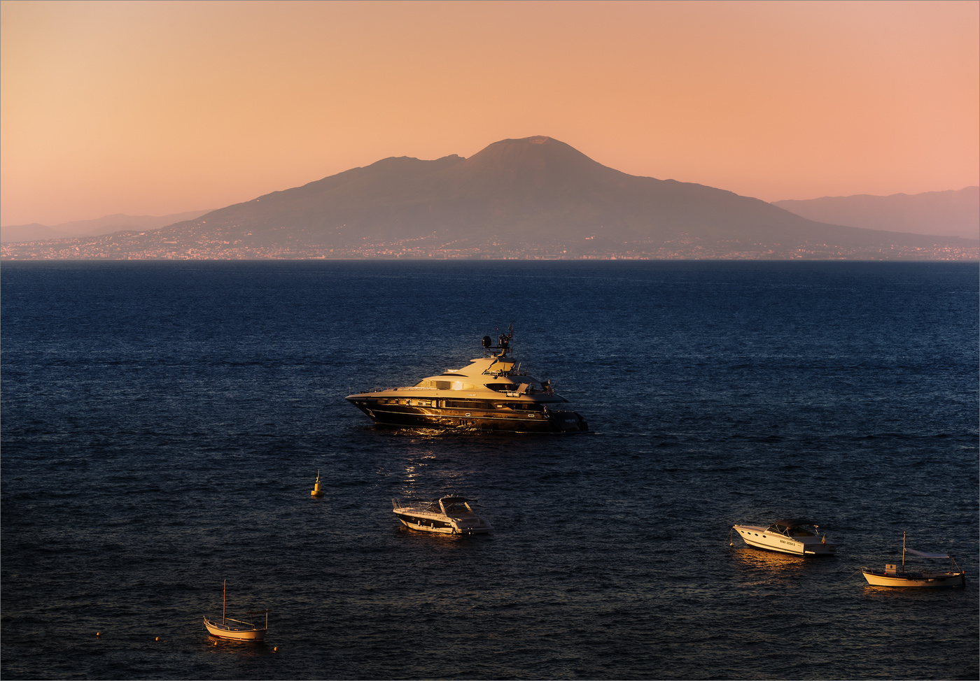 На горизонте Визувий