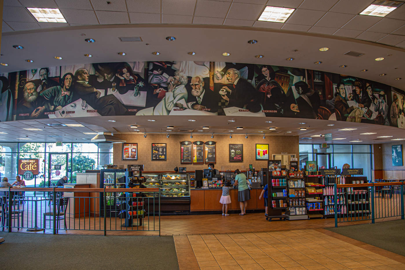 Кофейня в книжном магазине