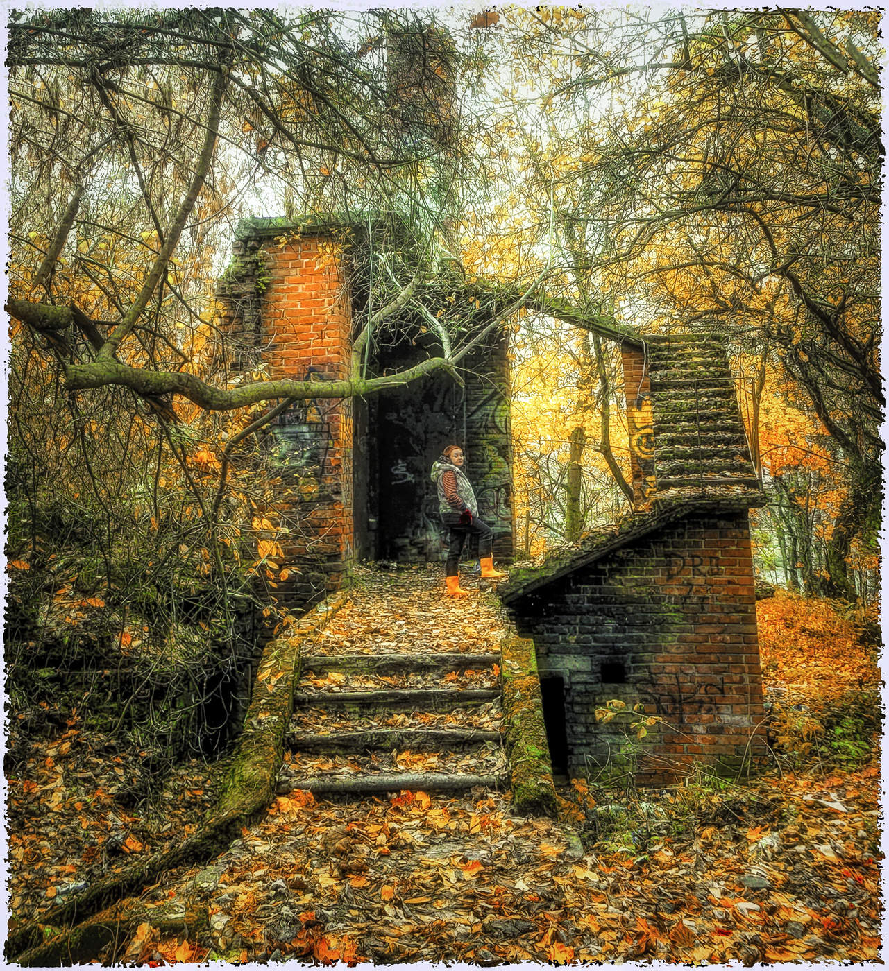 Оранжевые сапоги.