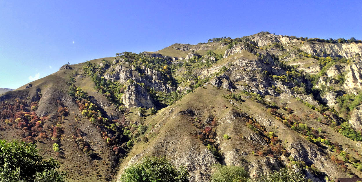 Осень вкрапилась в горы Кавказа