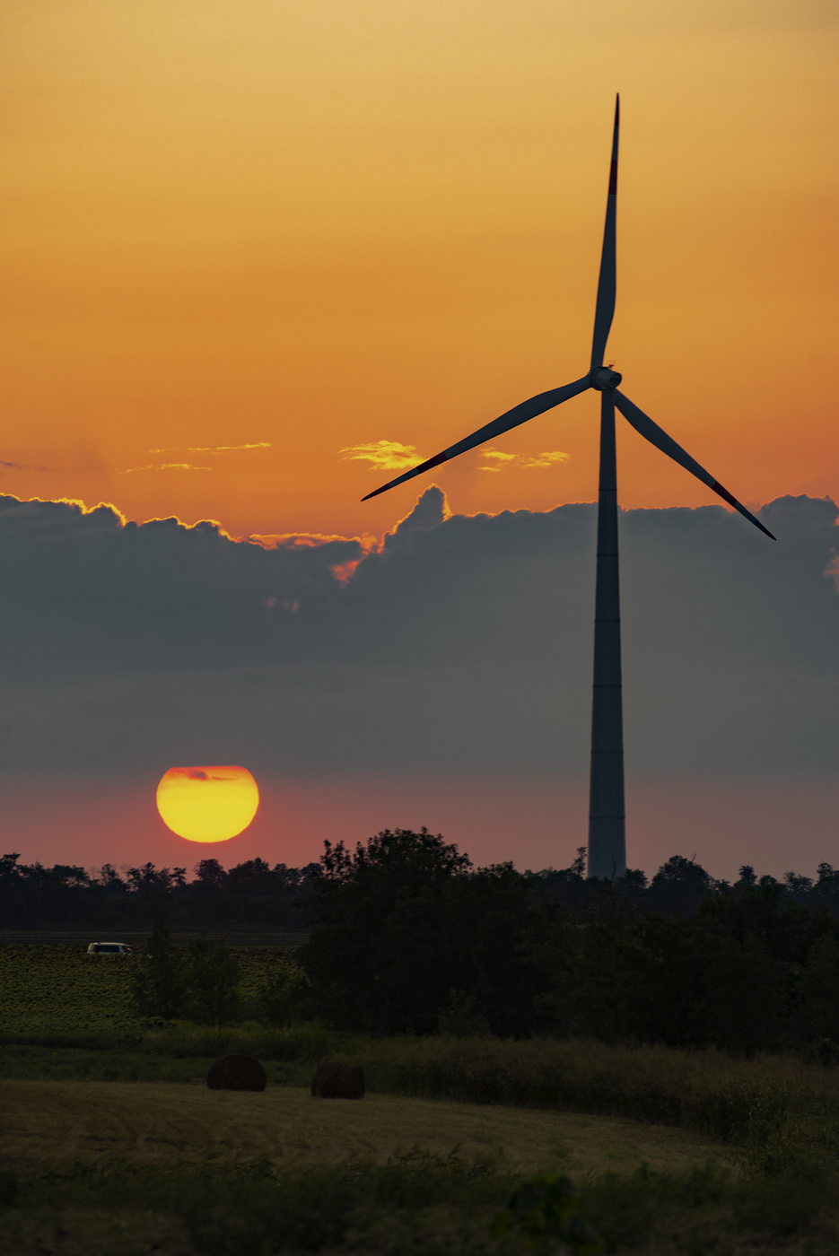 пейзаж с ветряком