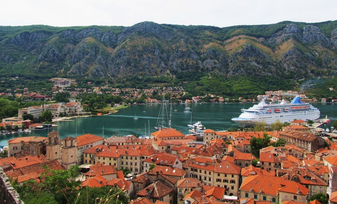 Белый пароход!