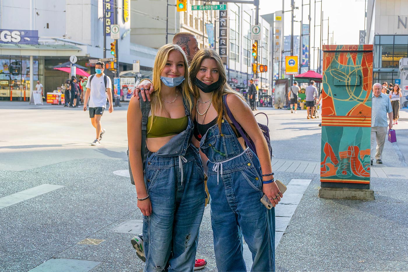 8 _Молодые и счастливые