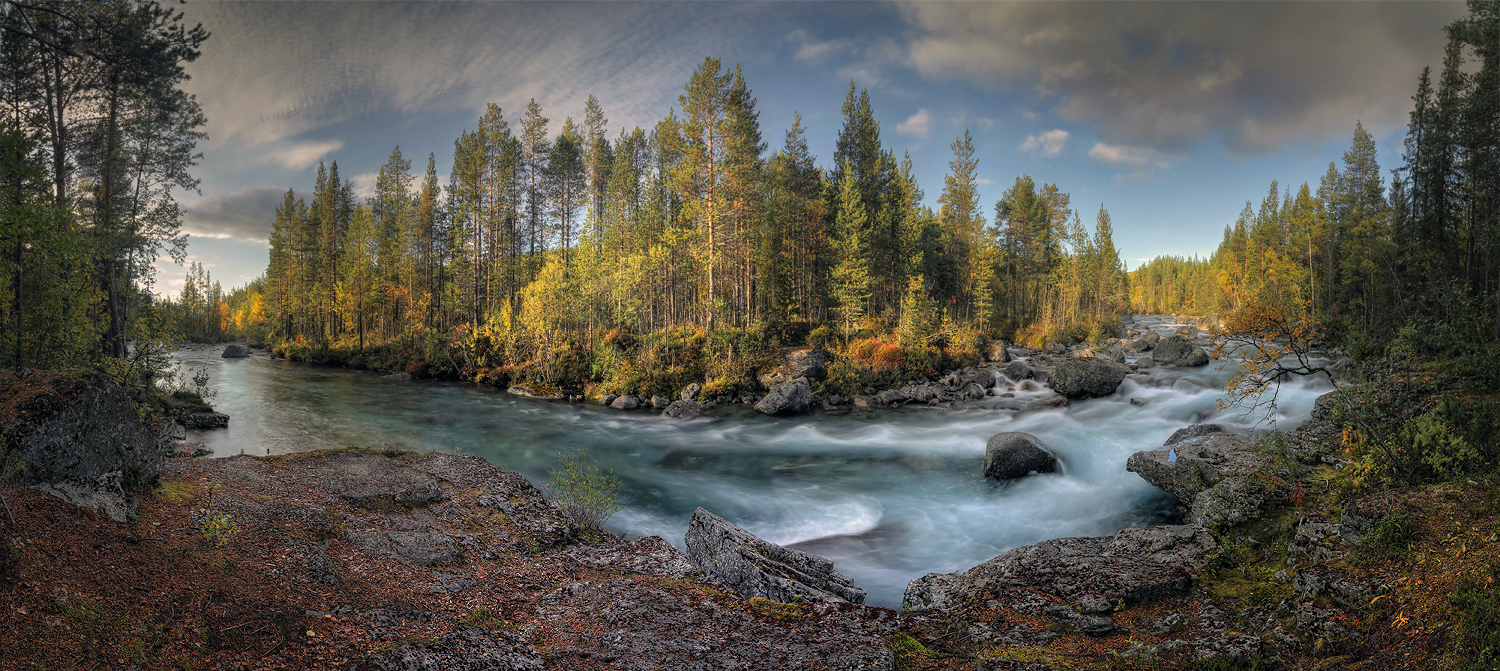 Течет река издалека..