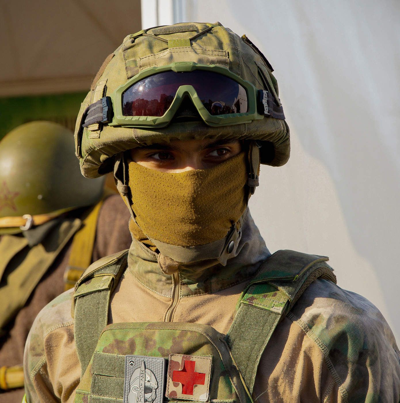 Служу России.