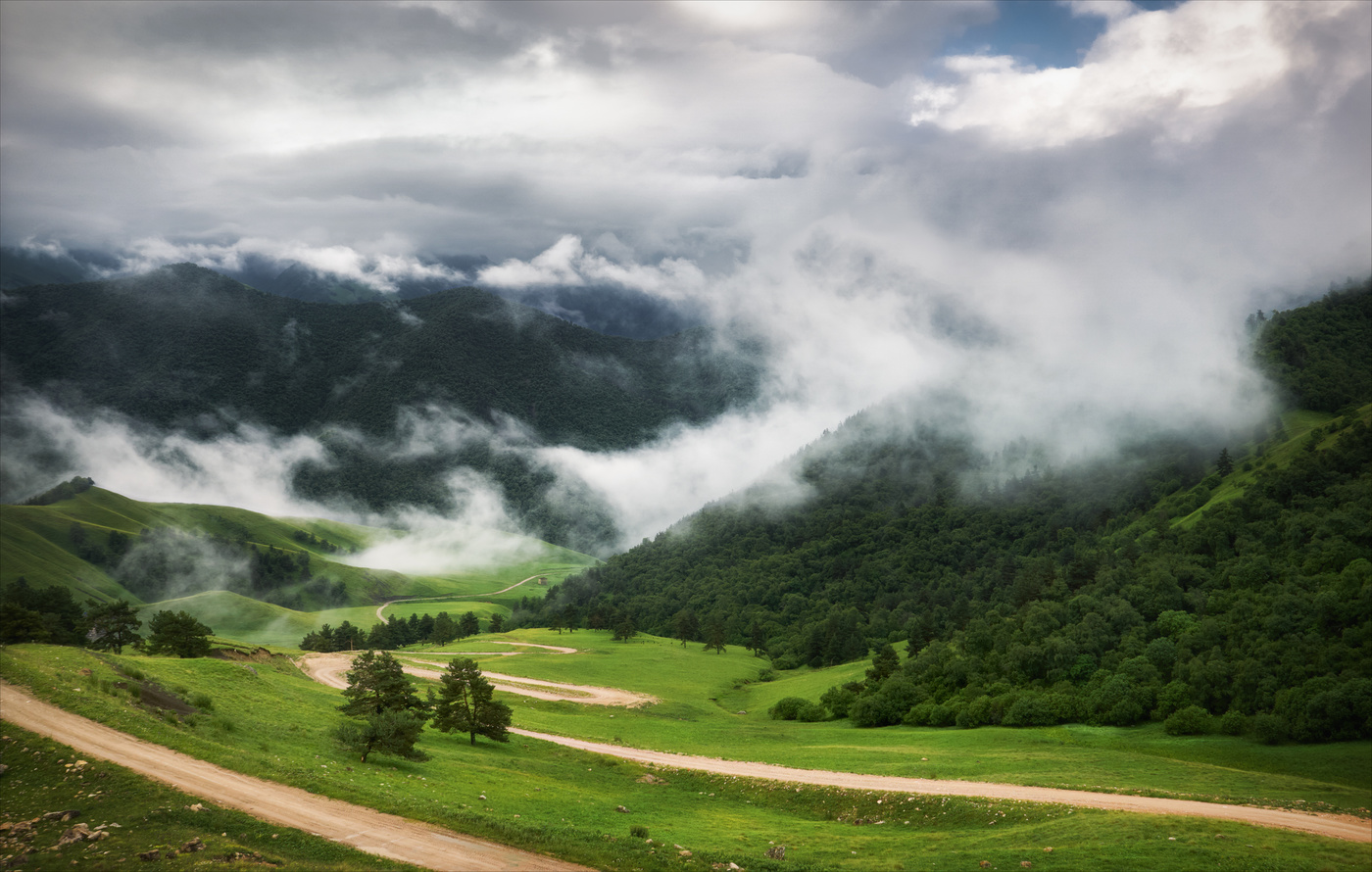 Вниз к облакам.