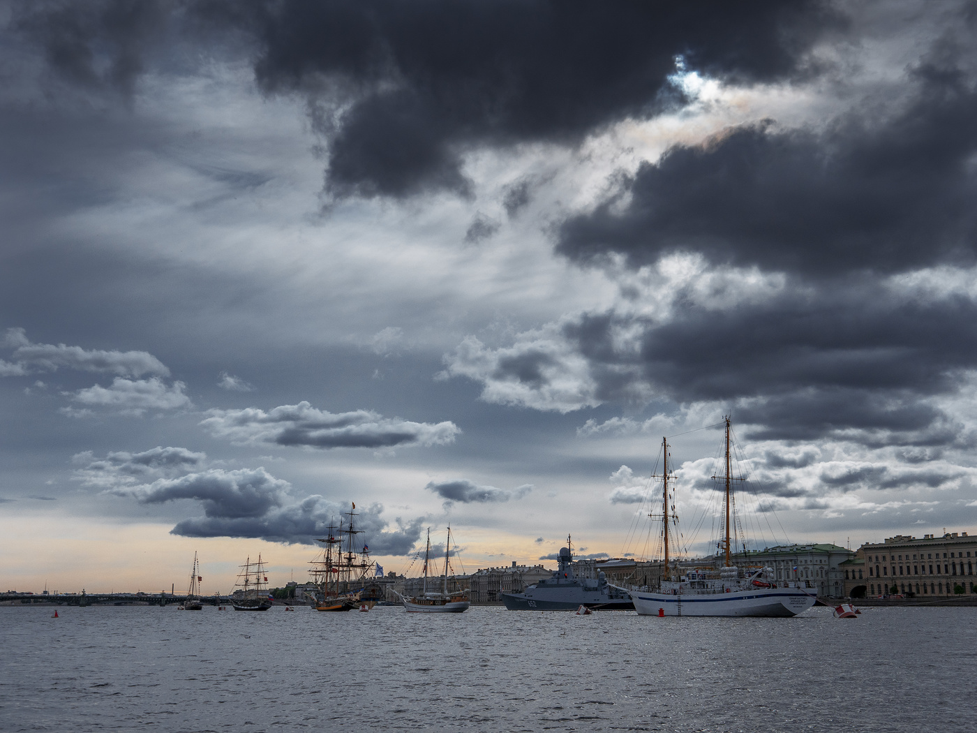 Небо над Невой