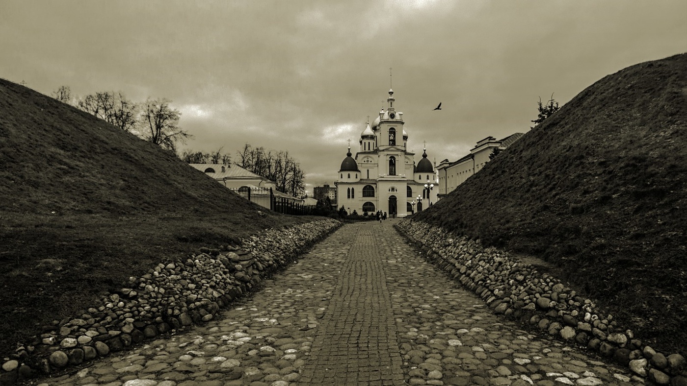 За крепостным валом