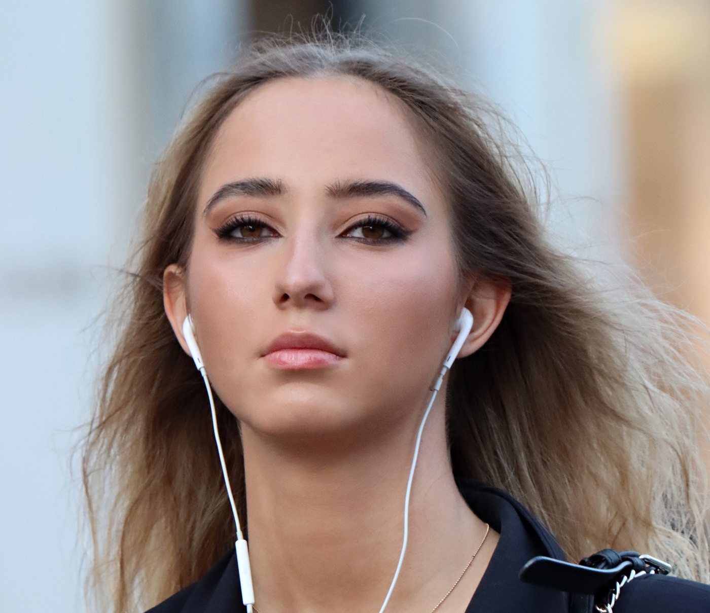 Просто прохожая