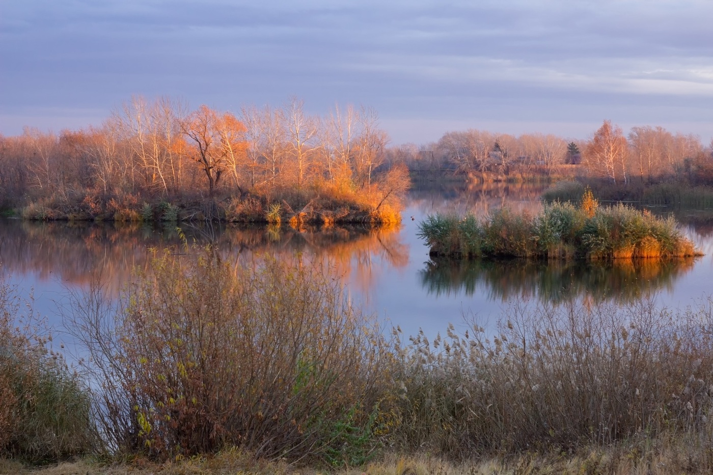 За минуту до заката)