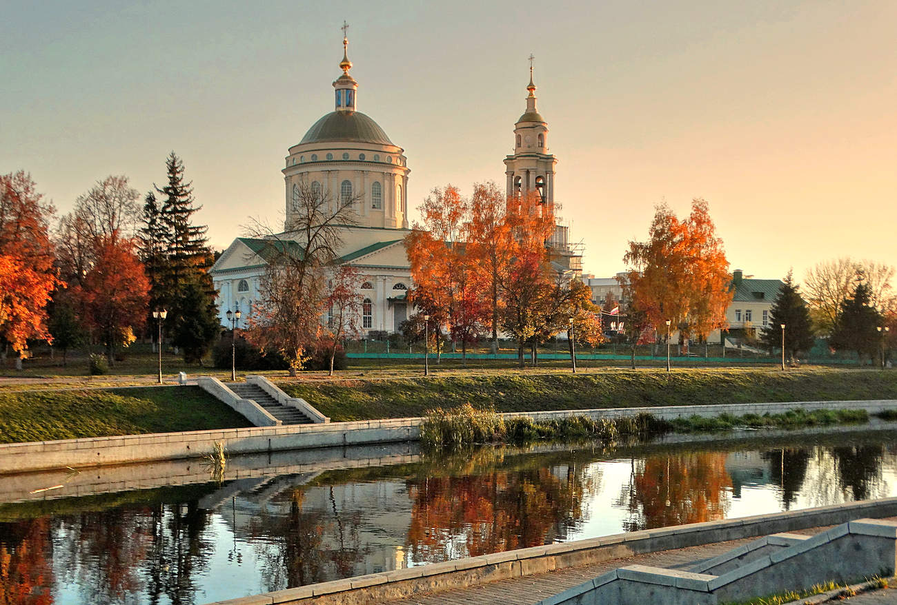 Осень украсила город