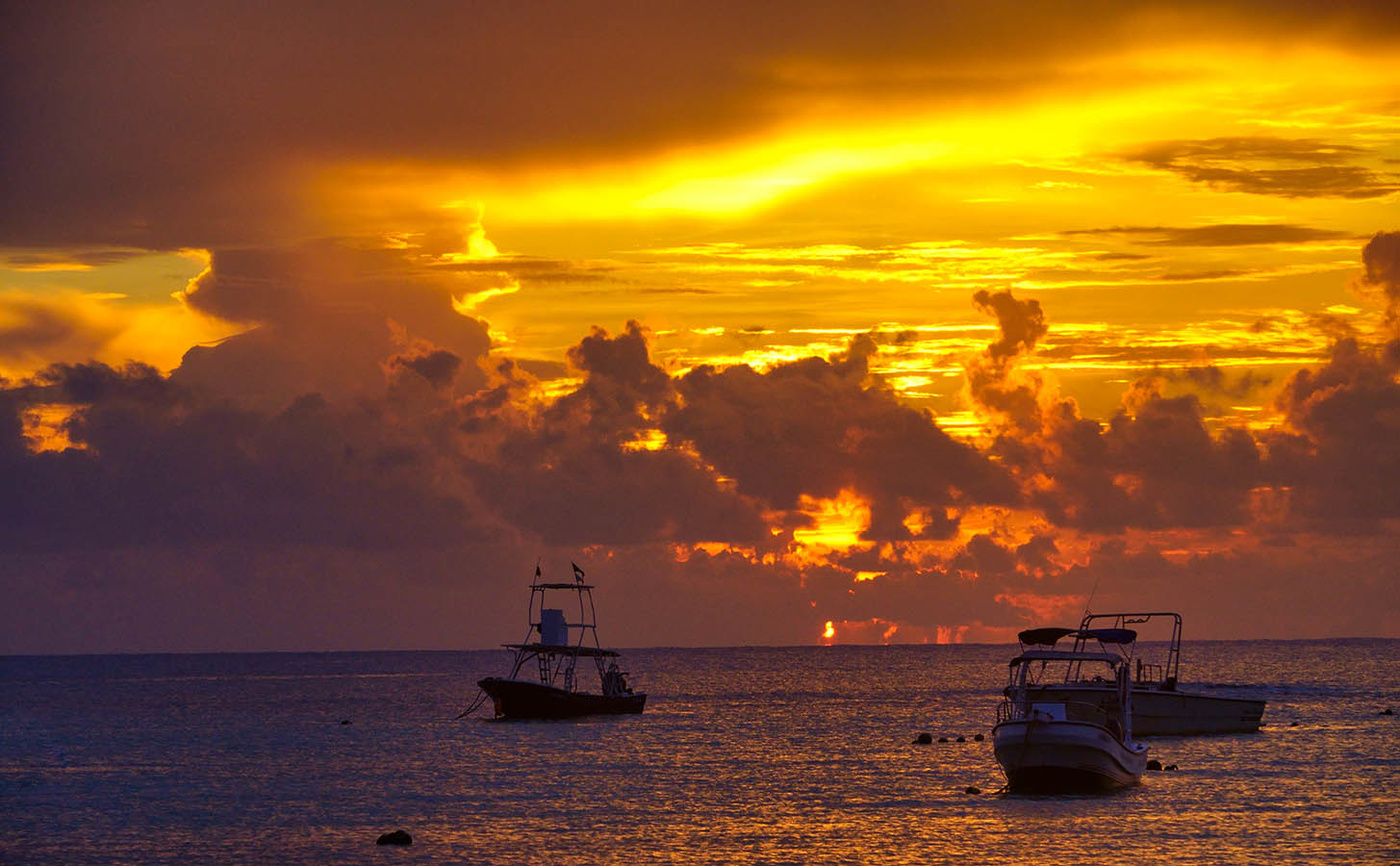 Расвет на Карибах