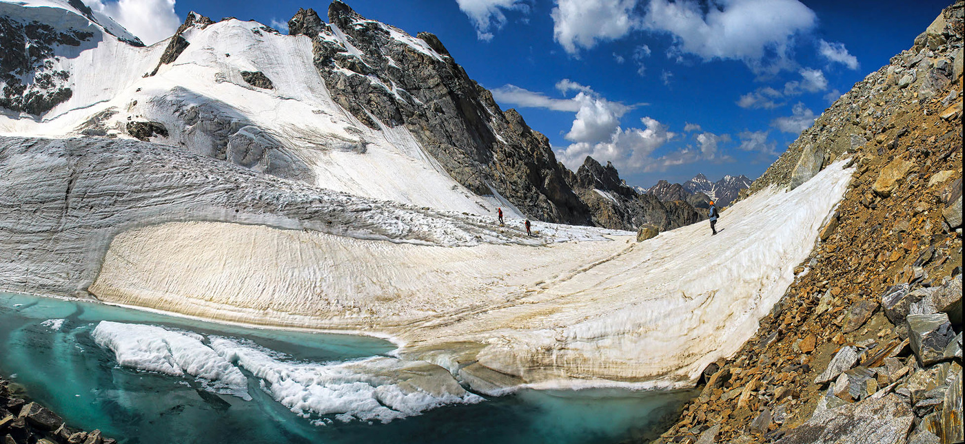 На перевале Укю*