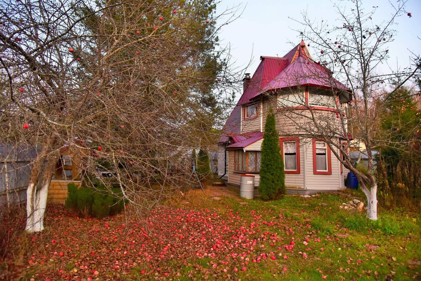 "Осень. Обсыпается весь наш бедный сад..."