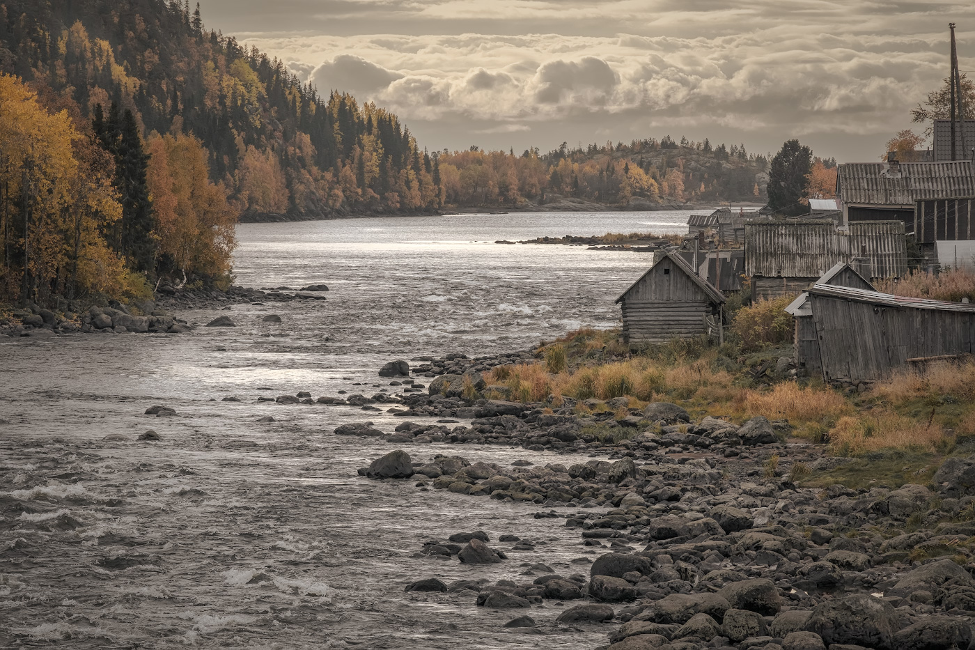 Бурная река