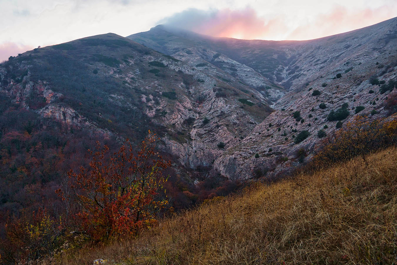 Вечер в ущелье Беш-Куба