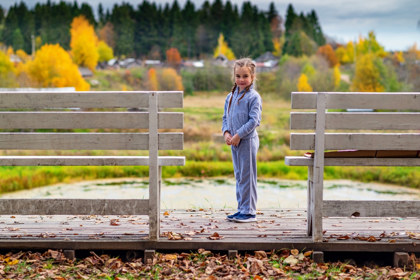 Портрет на фоне золотой осени