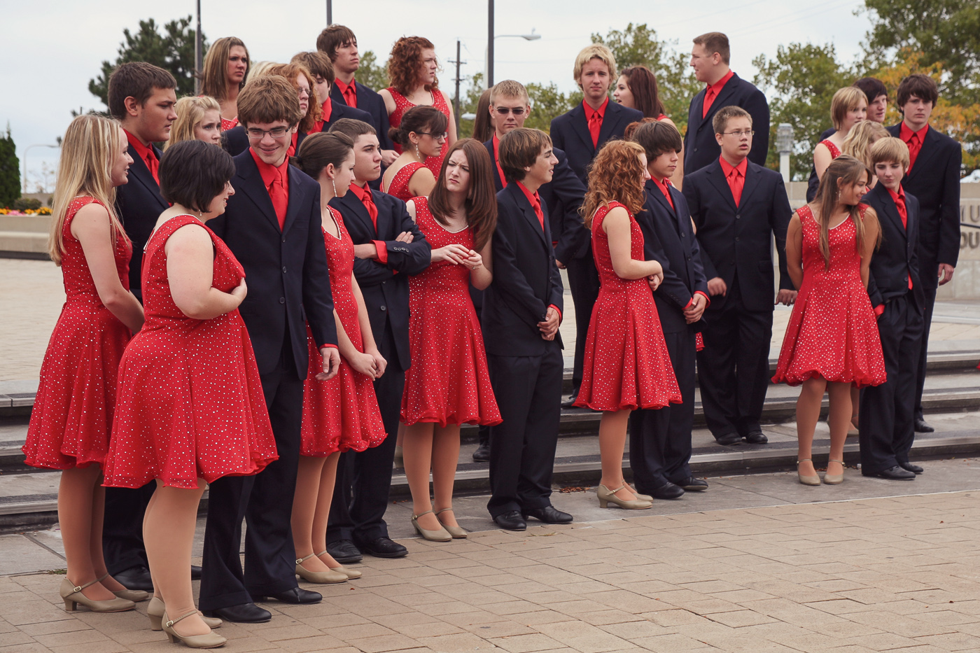 Рабившись на пары ...