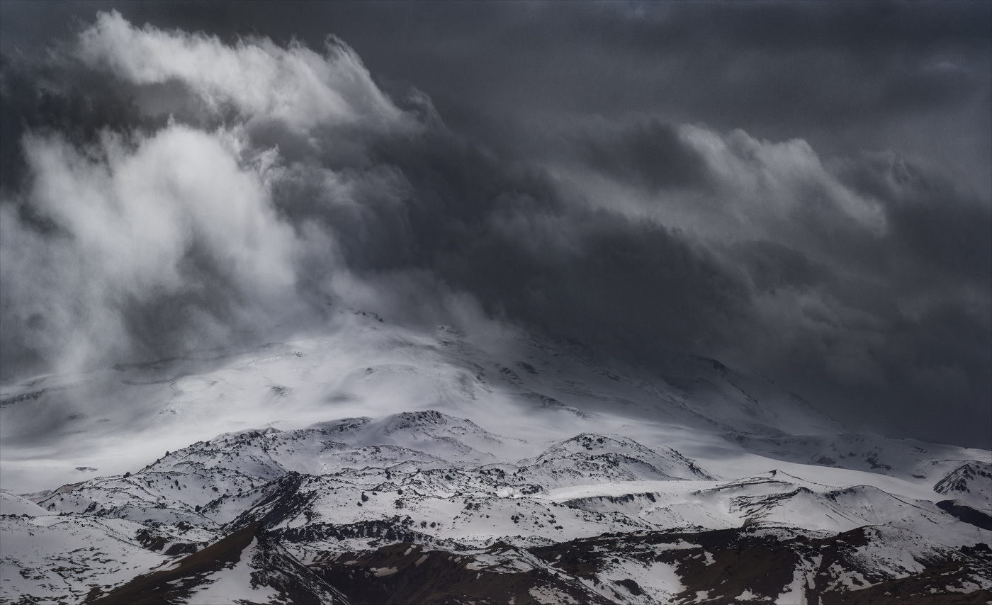 Штормит на Эльбрусе.