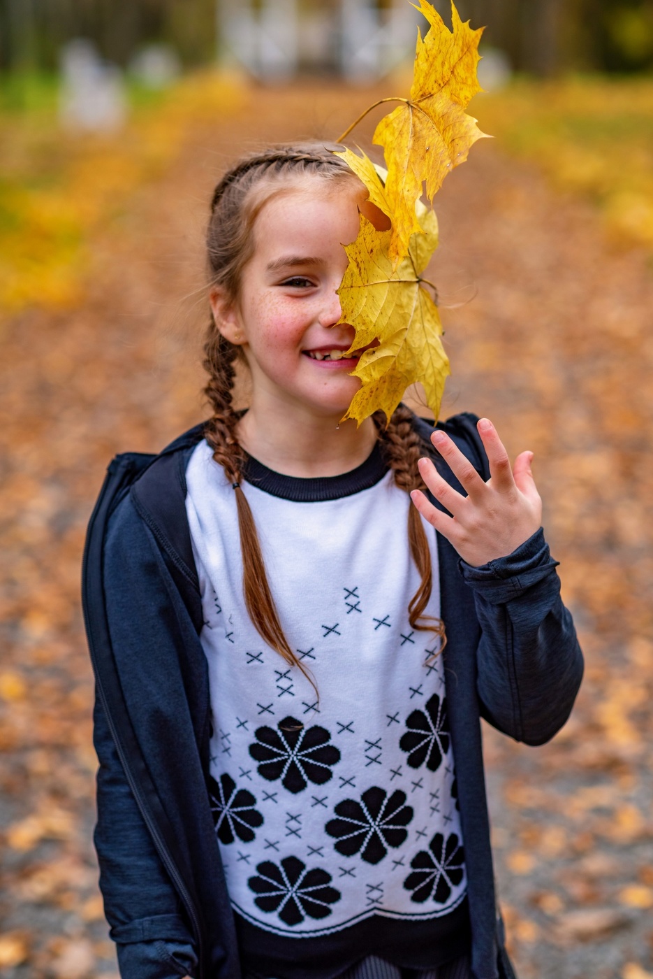 Два кленовых листа