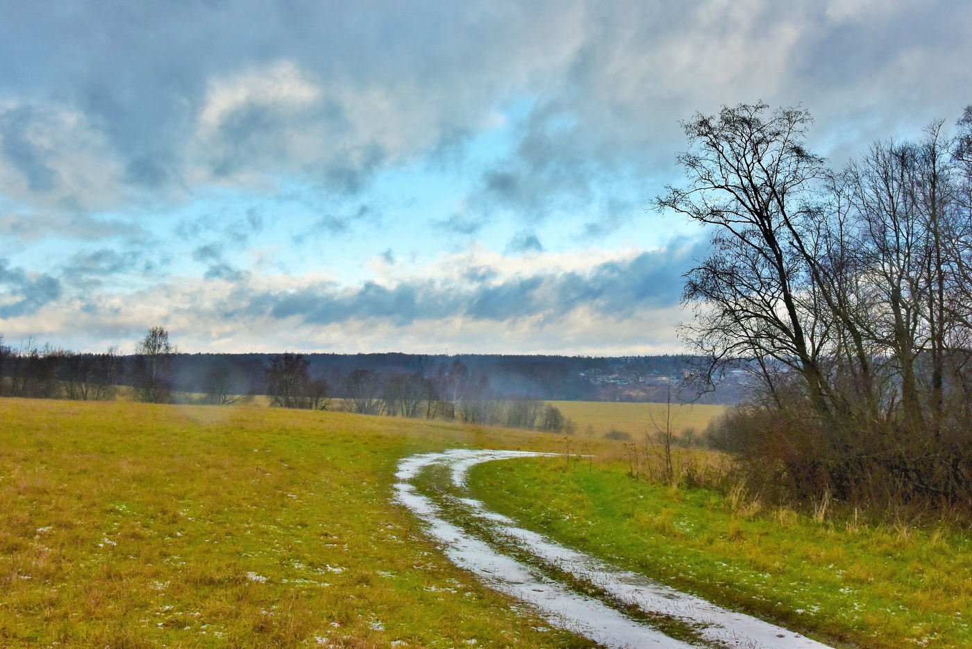 "Да, ноябрь - герой антиласковый ..."