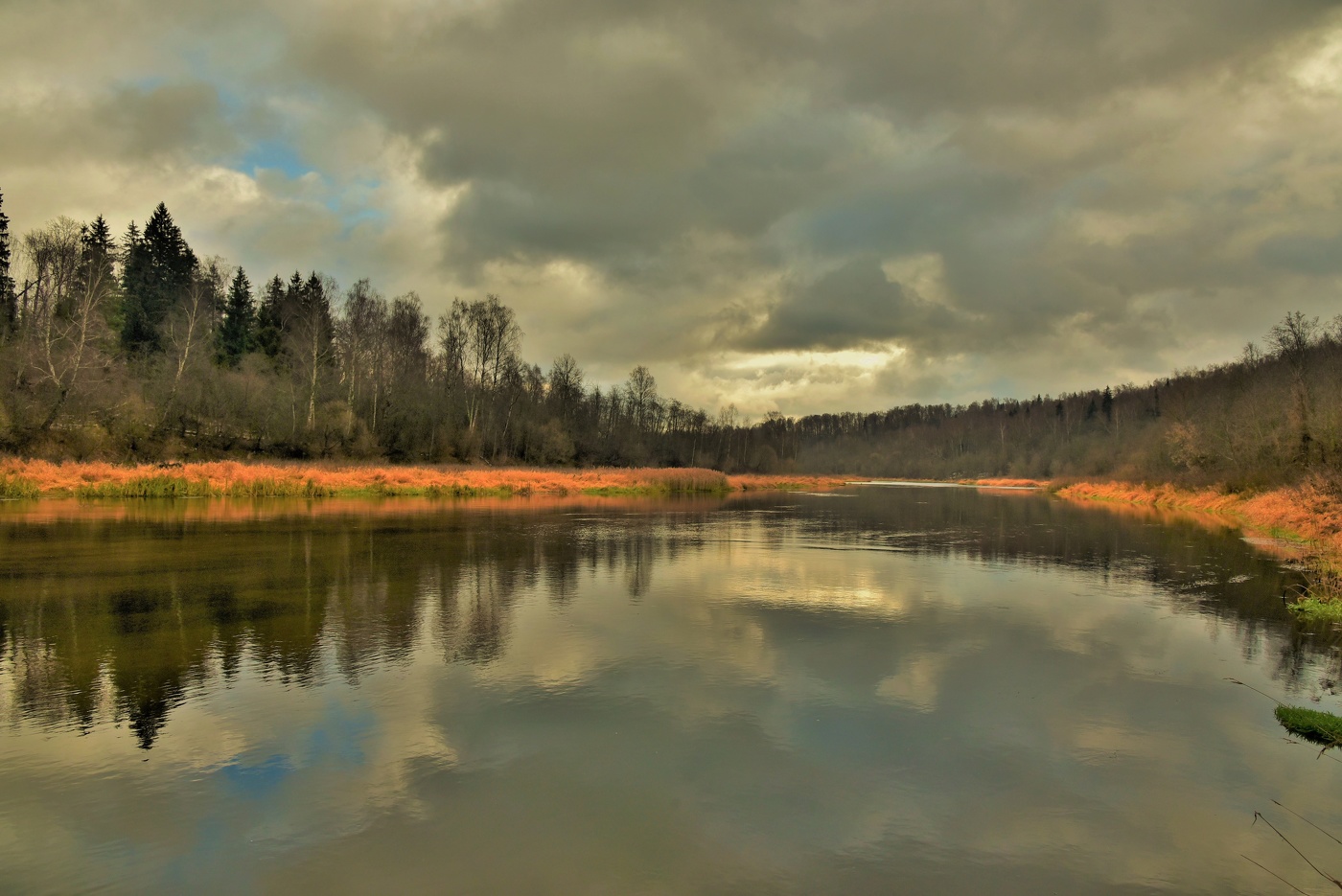 "Межсезоньем зовется грустной осени взгляд..."