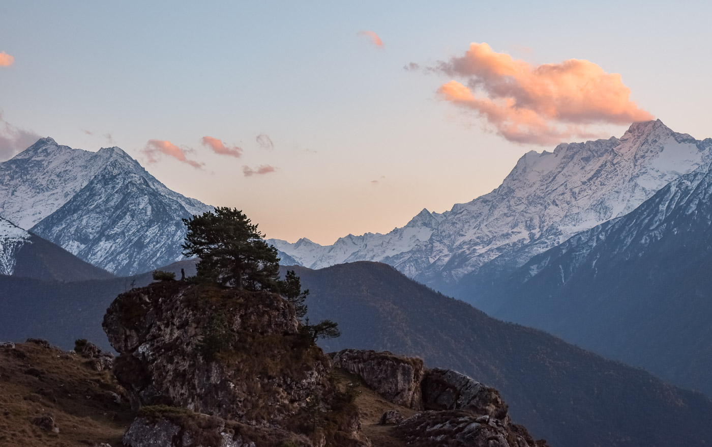Ночевала тучка золотая...