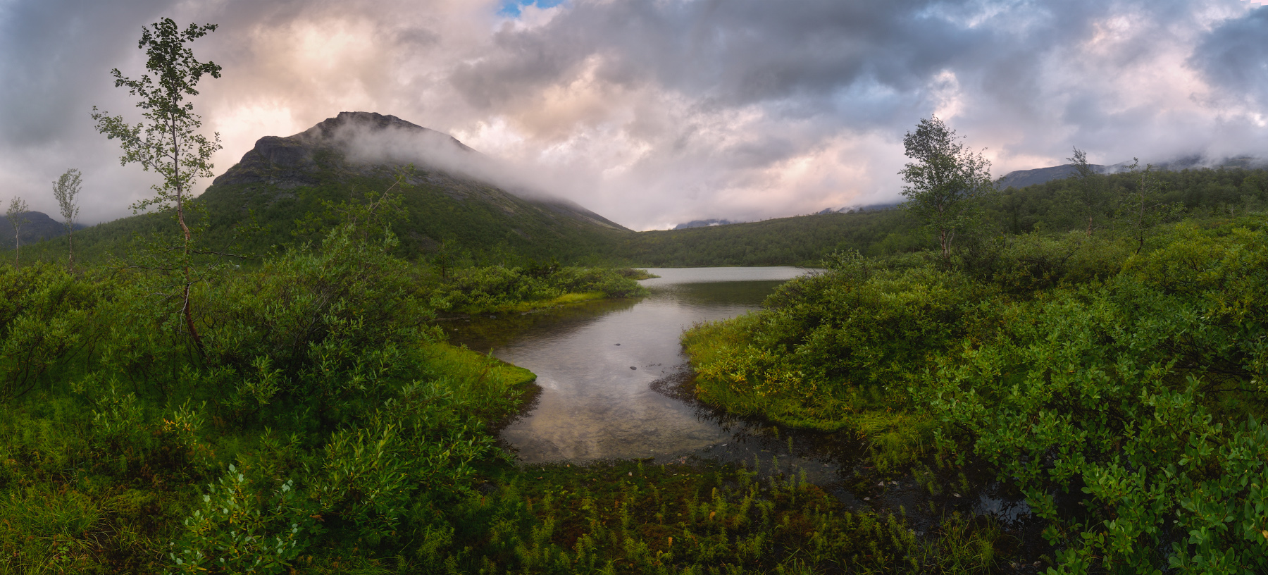 Утренний пейзаж на озере Сейтсъявр