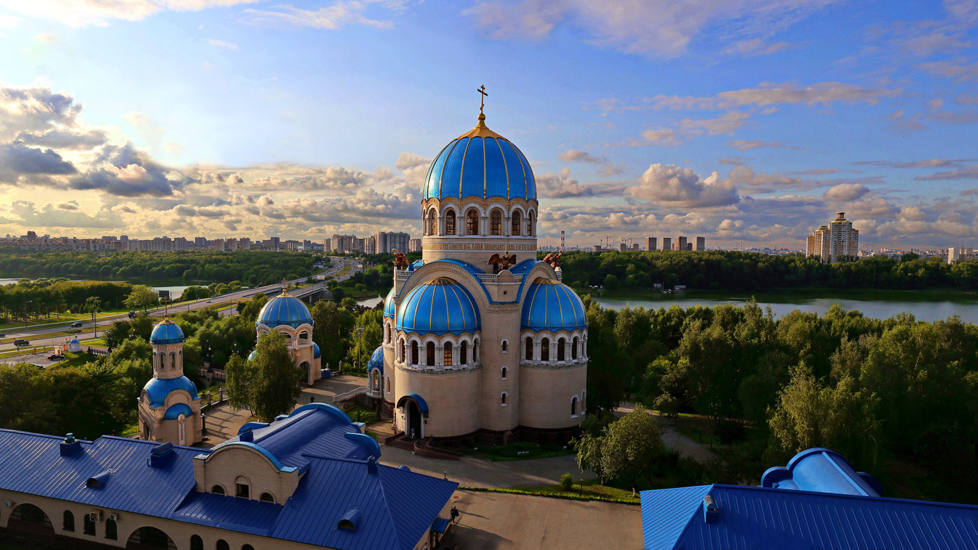 Храм Живоначальной Троицы на Борисовских прудах.