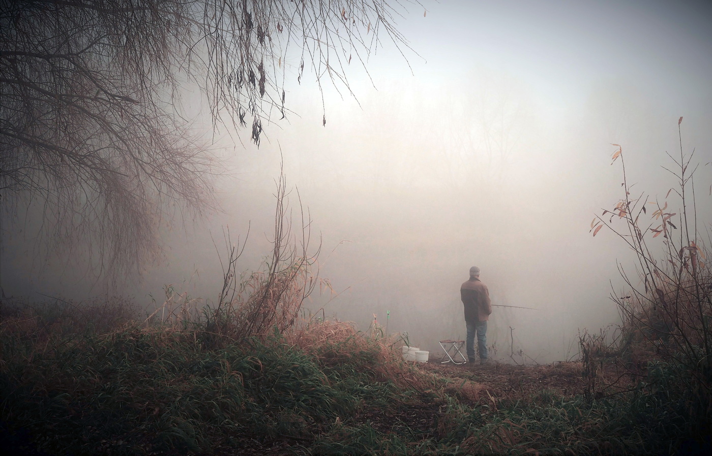 В туманном ожидании.