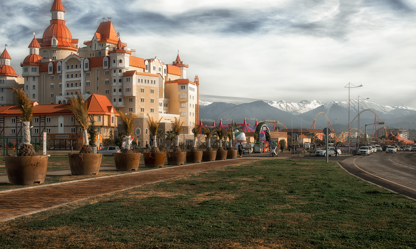 Горные пики в Сочи.