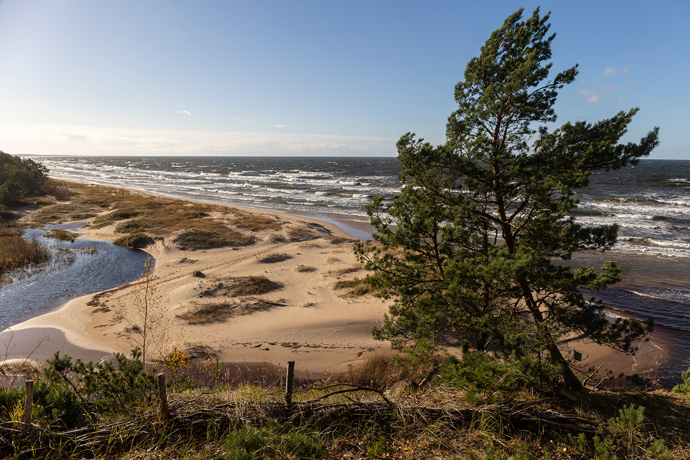 Море волнуется раз