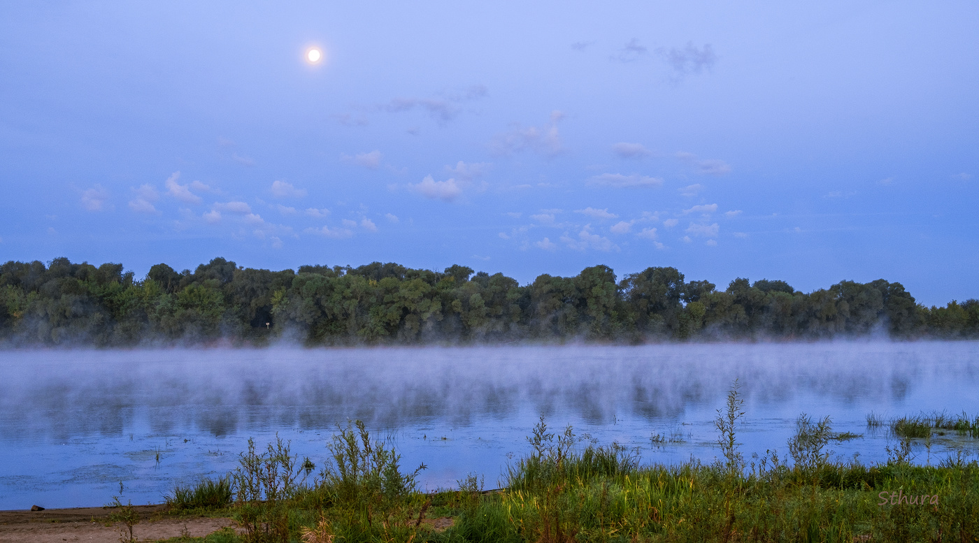 Утренняя Луна.