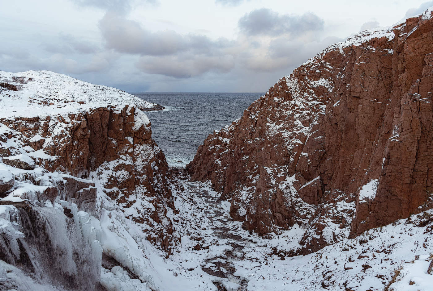 Скалистый берег