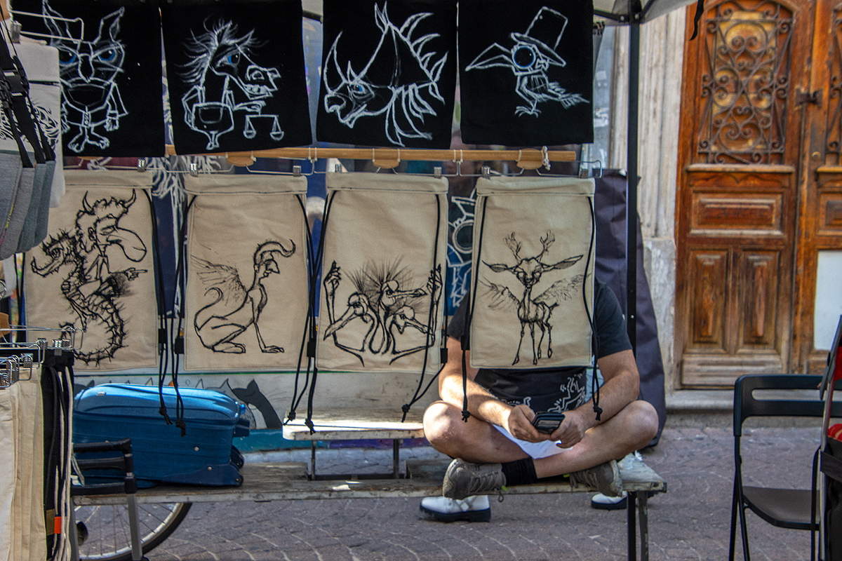 Художника узнают по работам..