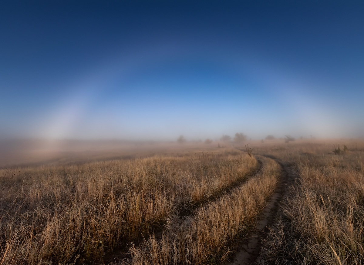 Редкое явление природы - белая радуга