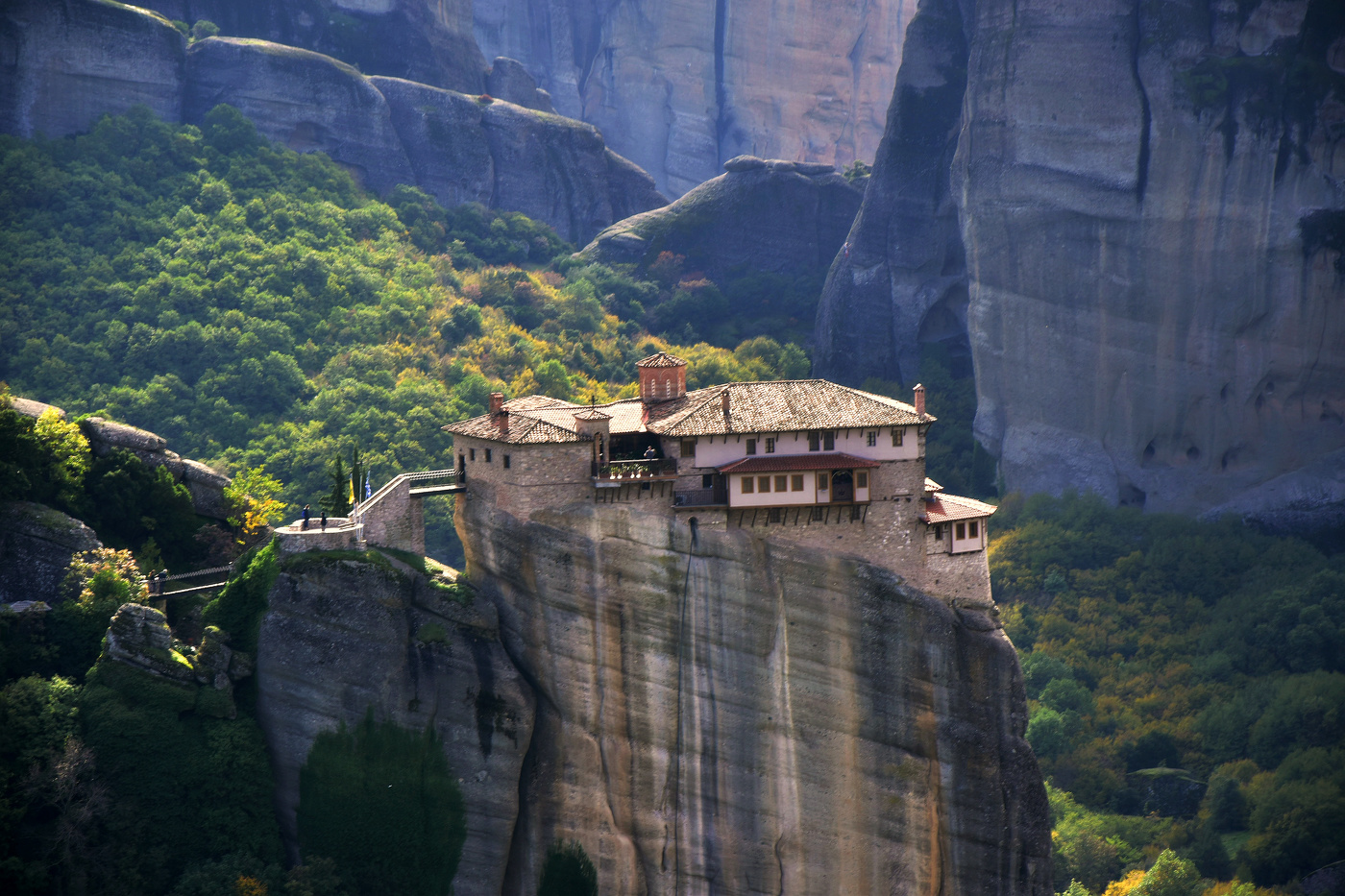 Парящий среди скал... Монастырь святой Варвары