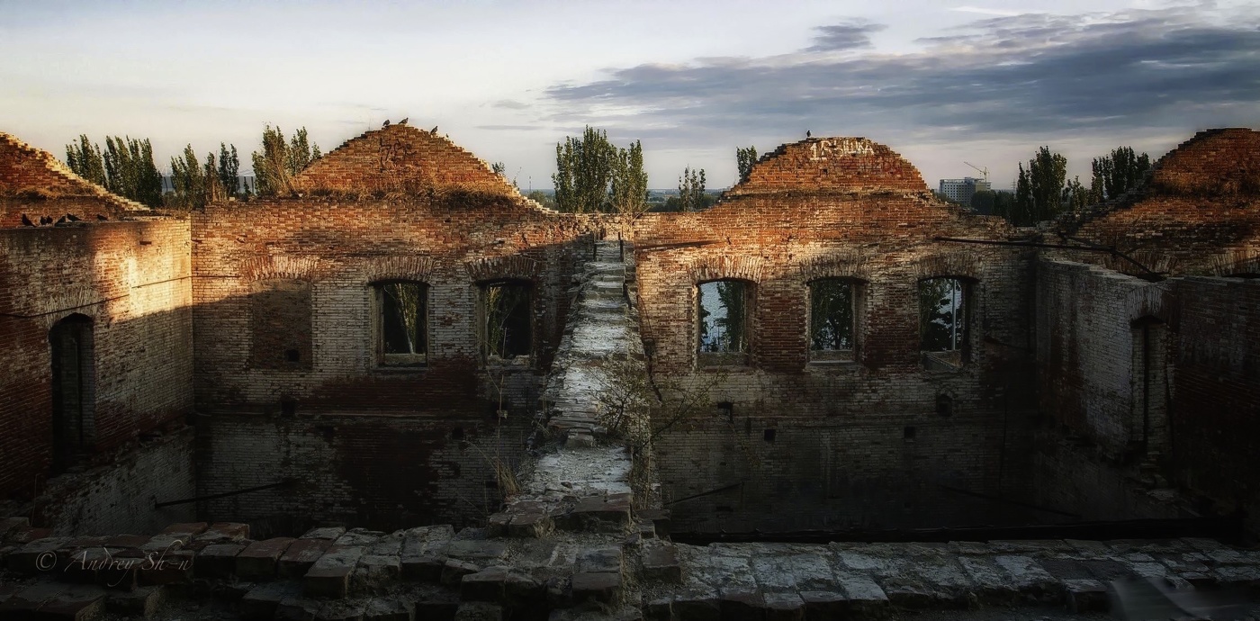 Парамоновские склады