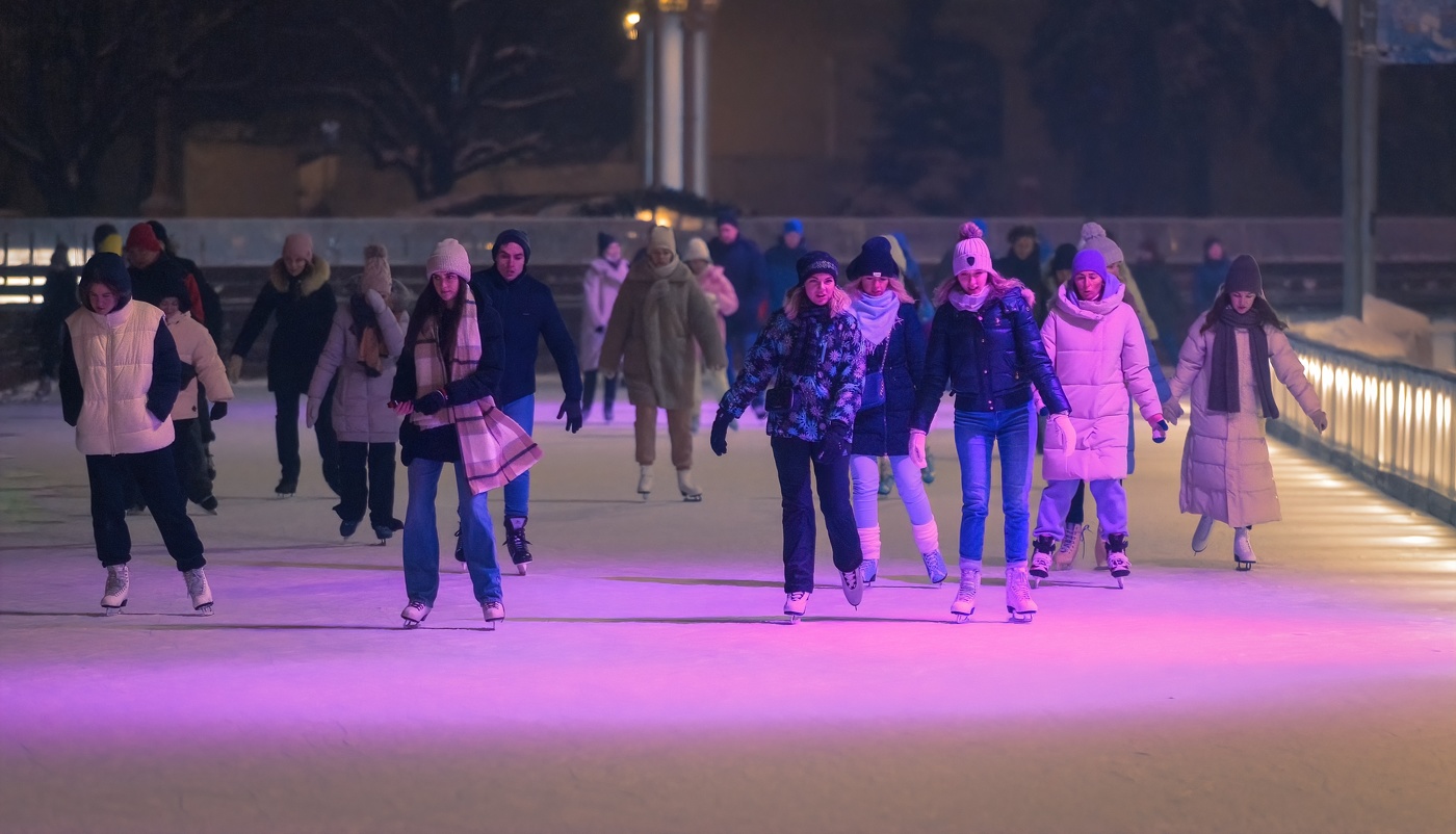На катке, в лицах