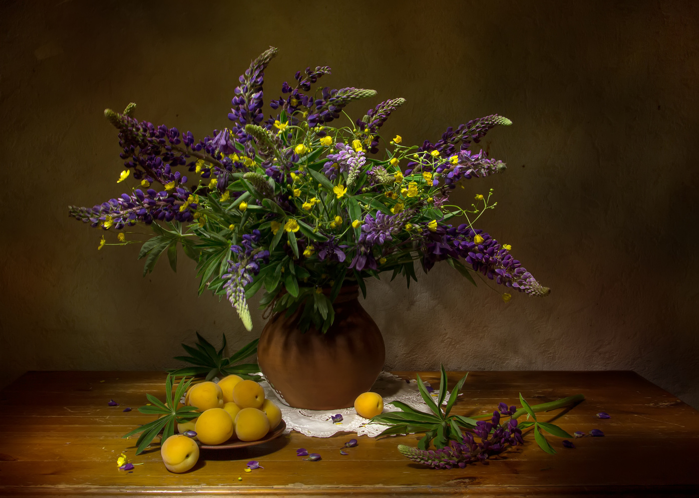 С абрикосами...