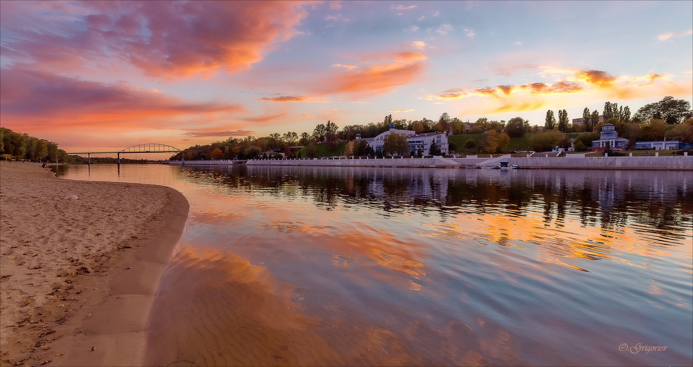 На берегу извилистой реки...